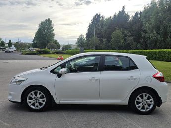 Toyota Auris 1.33 Dual VVT-i Colour Collection Euro 5 (s/s) 5dr