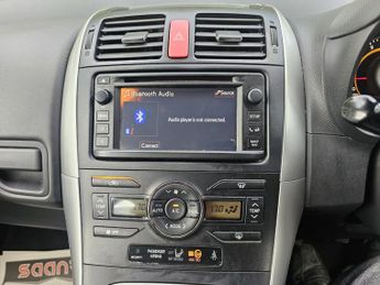Toyota Auris 1.33 Dual VVT-i Colour Collection Euro 5 (s/s) 5dr