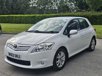 Toyota Auris 1.33 Dual VVT-i Colour Collection Euro 5 (s/s) 5dr
