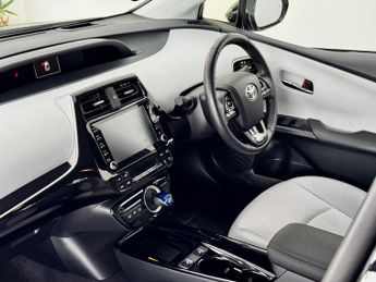 Toyota Prius 1.8 VVT 8.8kWh Business Edition Plus CVT Euro 6 (s/s) 5dr