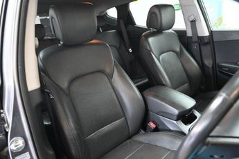 HYUNDAI SANTA FE 2.2 CRDi Blue Drive Premium SUV 5dr Diesel Auto 4WD Euro 6 (s/s)