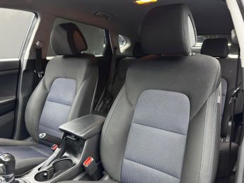 Hyundai TUCSON 1.7 CRDi Blue Drive SE Nav DCT Euro 6 (s/s) 5dr