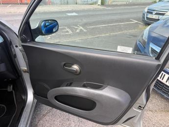 Nissan Micra 1.2 16v SE 5dr