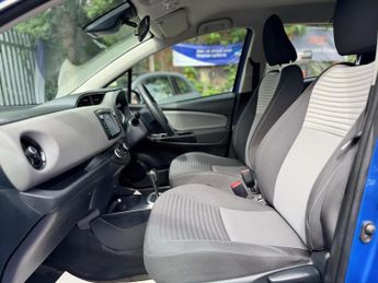 Toyota Yaris 1.5 VVT-h Icon Tech E-CVT Euro 6 (s/s) 5dr
