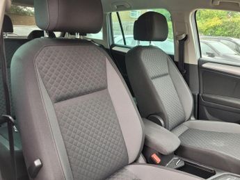 Volkswagen Tiguan 2.0 TDI SE Navigation DSG 4Motion Euro 6 (s/s) 5dr