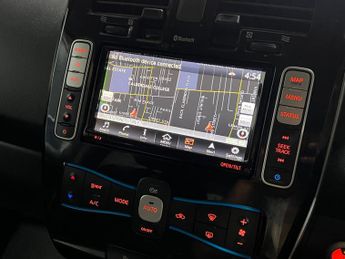 Nissan Leaf 30kWh Acenta Auto 5dr