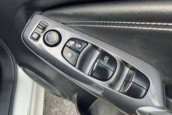 Nissan Juke 1.6 Hybrid N-Connecta 5dr Auto