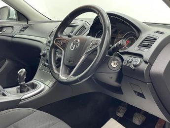 Vauxhall Insignia 1.8 16V Design Euro 5 5dr