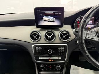 Mercedes-Benz GLA 1.6 GLA180 Urban Edition 7G-DCT Euro 6 (s/s) 5dr