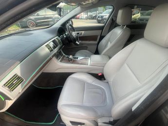 Jaguar XF 2.2d Luxury Auto Euro 5 (s/s) 4dr