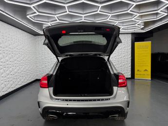 Mercedes-Benz GLA 2.1 GLA220d AMG Line (Premium Plus) 7G-DCT 4MATIC Euro 6 (s/s) 5