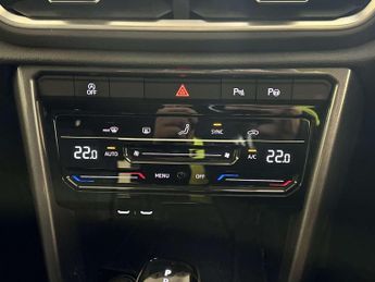 Volkswagen T-Roc 1.5 TSI Style SUV 5dr Petrol DSG Euro 6 (s/s) (150 ps)