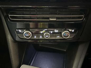 Vauxhall Mokka Electric 50kWh Elite Premium SUV 5dr Electric Auto (136 ps)
