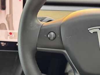 Tesla Model Y (Dual Motor) Long Range Auto 4WDE 5dr