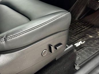 Tesla Model Y (Dual Motor) Long Range Auto 4WDE 5dr