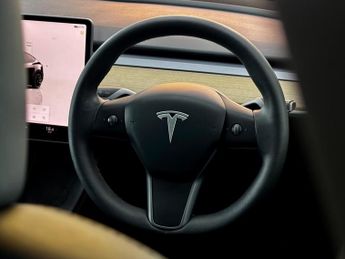 Tesla Model Y (Dual Motor) Long Range Auto 4WDE 5dr