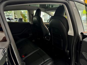 Tesla Model Y (Dual Motor) Long Range Auto 4WDE 5dr
