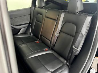 Tesla Model Y (Dual Motor) Long Range Auto 4WDE 5dr