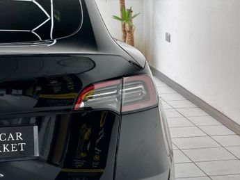 Tesla Model Y (Dual Motor) Long Range Auto 4WDE 5dr