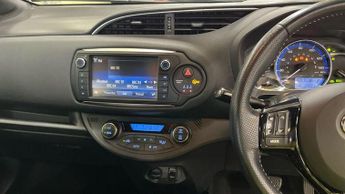 Toyota Yaris 1.5 VVT-h Design E-CVT Euro 6 5dr
