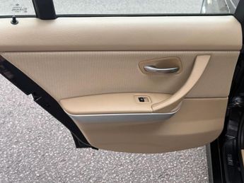 BMW 3 Series 2.0 320i SE Steptronic Euro 5 4dr