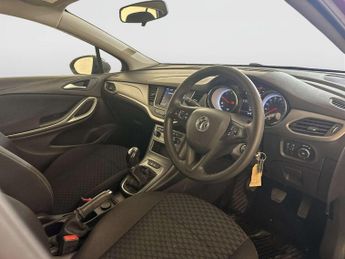 Vauxhall Astra 1.5 Turbo D SE Hatchback 5dr Diesel Manual Euro 6 (s/s) (105 ps)