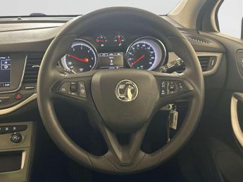 Vauxhall Astra 1.5 Turbo D SE Hatchback 5dr Diesel Manual Euro 6 (s/s) (105 ps)