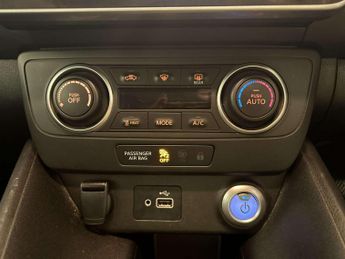 Nissan Leaf 39kWh Acenta Hatchback 5dr Electric Auto (150 ps)