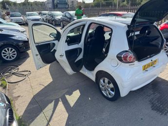 Toyota AYGO 1.0 VVT-i Move MultiMode Euro 5 5dr