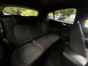 Ford Focus 1.0T EcoBoost ST-Line Euro 6 (s/s) 5dr
