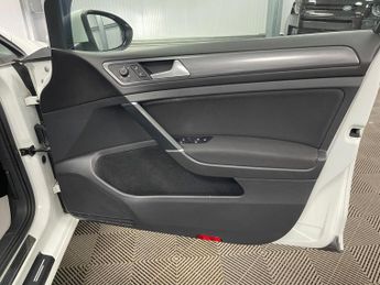 Volkswagen Golf 1.6 TDI Match DSG Euro 6 (s/s) 5dr