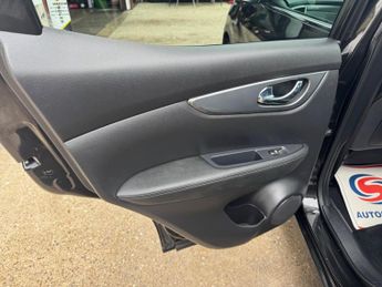 Nissan Qashqai 1.3 DIG-T N-Motion DCT Auto Euro 6 (s/s) 5dr