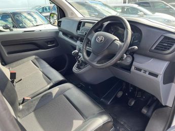 Toyota ProAce 1.5D Icon Medium Panel Van MWB Euro 6 6dr