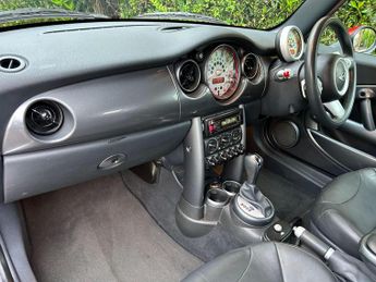 MINI Convertible 1.6 Cooper CVT Euro 3 2dr