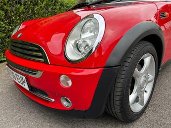 MINI Convertible 1.6 Cooper CVT Euro 3 2dr