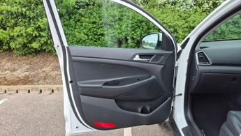 Hyundai TUCSON 2.0 CRDi Premium SE Auto 4WD Euro 6 5dr