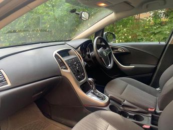 Vauxhall Astra 1.6 16V Exclusiv Sports Tourer Auto Euro 5 5dr