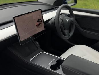Tesla Model Y (Dual Motor) Performance Auto 4WDE 5dr