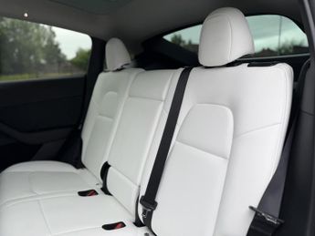 Tesla Model Y (Dual Motor) Performance Auto 4WDE 5dr