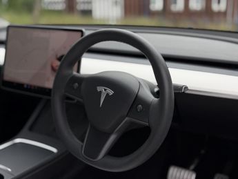 Tesla Model Y (Dual Motor) Performance Auto 4WDE 5dr