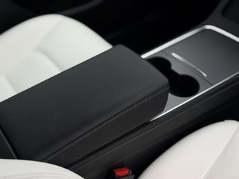 Tesla Model Y (Dual Motor) Performance Auto 4WDE 5dr