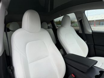 Tesla Model Y (Dual Motor) Performance Auto 4WDE 5dr