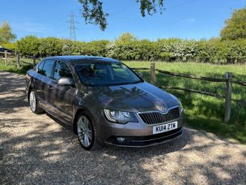 Skoda Superb 2.0 TDI Elegance DSG 4WD Euro 5 (s/s) 5dr