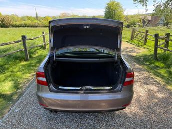 Skoda Superb 2.0 TDI Elegance DSG 4WD Euro 5 (s/s) 5dr