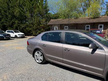 Skoda Superb 2.0 TDI Elegance DSG 4WD Euro 5 (s/s) 5dr