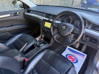 Skoda Superb 2.0 TDI Elegance DSG 4WD Euro 5 (s/s) 5dr