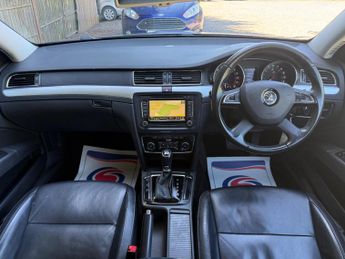 Skoda Superb 2.0 TDI Elegance DSG 4WD Euro 5 (s/s) 5dr