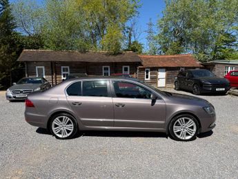 Skoda Superb 2.0 TDI Elegance DSG 4WD Euro 5 (s/s) 5dr