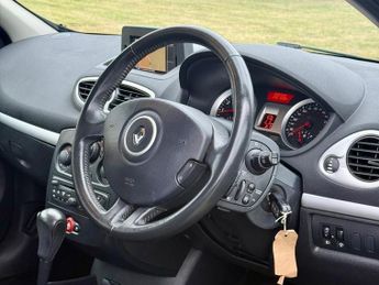 Renault Clio 1.6 VVT Dynamique TomTom Auto Euro 5 5dr