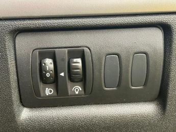 Renault Clio 1.6 VVT Dynamique TomTom Auto Euro 5 5dr